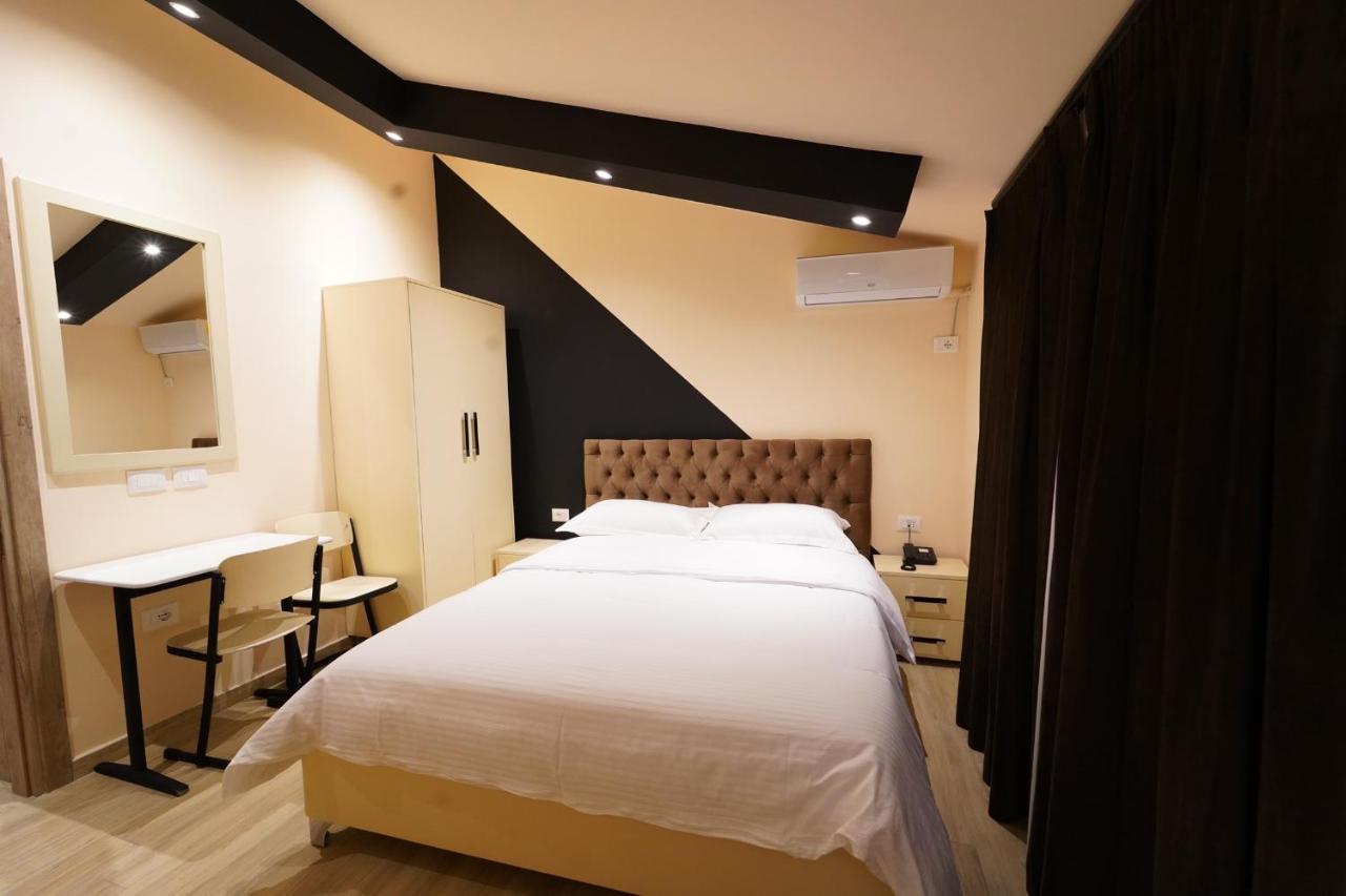 Sr99 Hotel Tiranë Ngoại thất bức ảnh