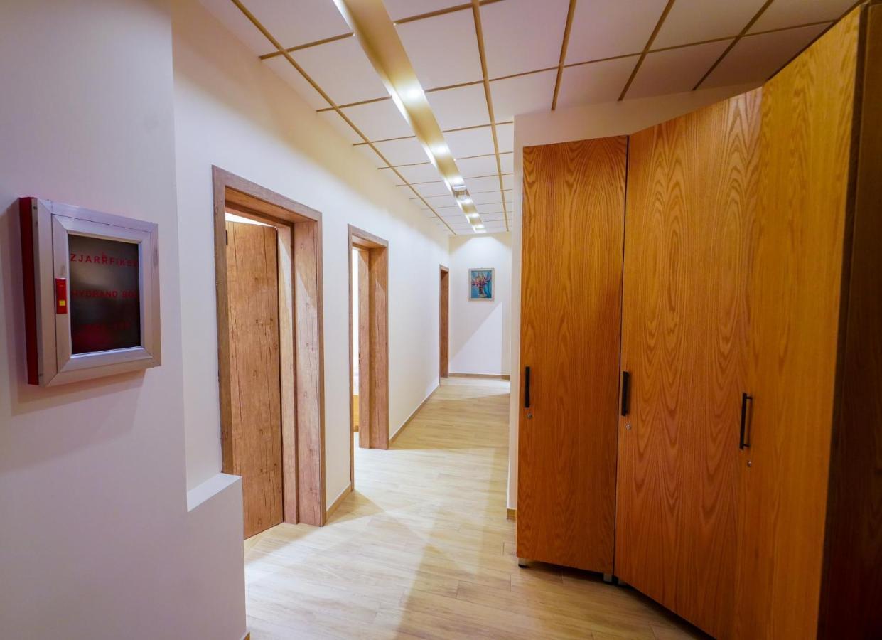 Sr99 Hotel Tiranë Ngoại thất bức ảnh
