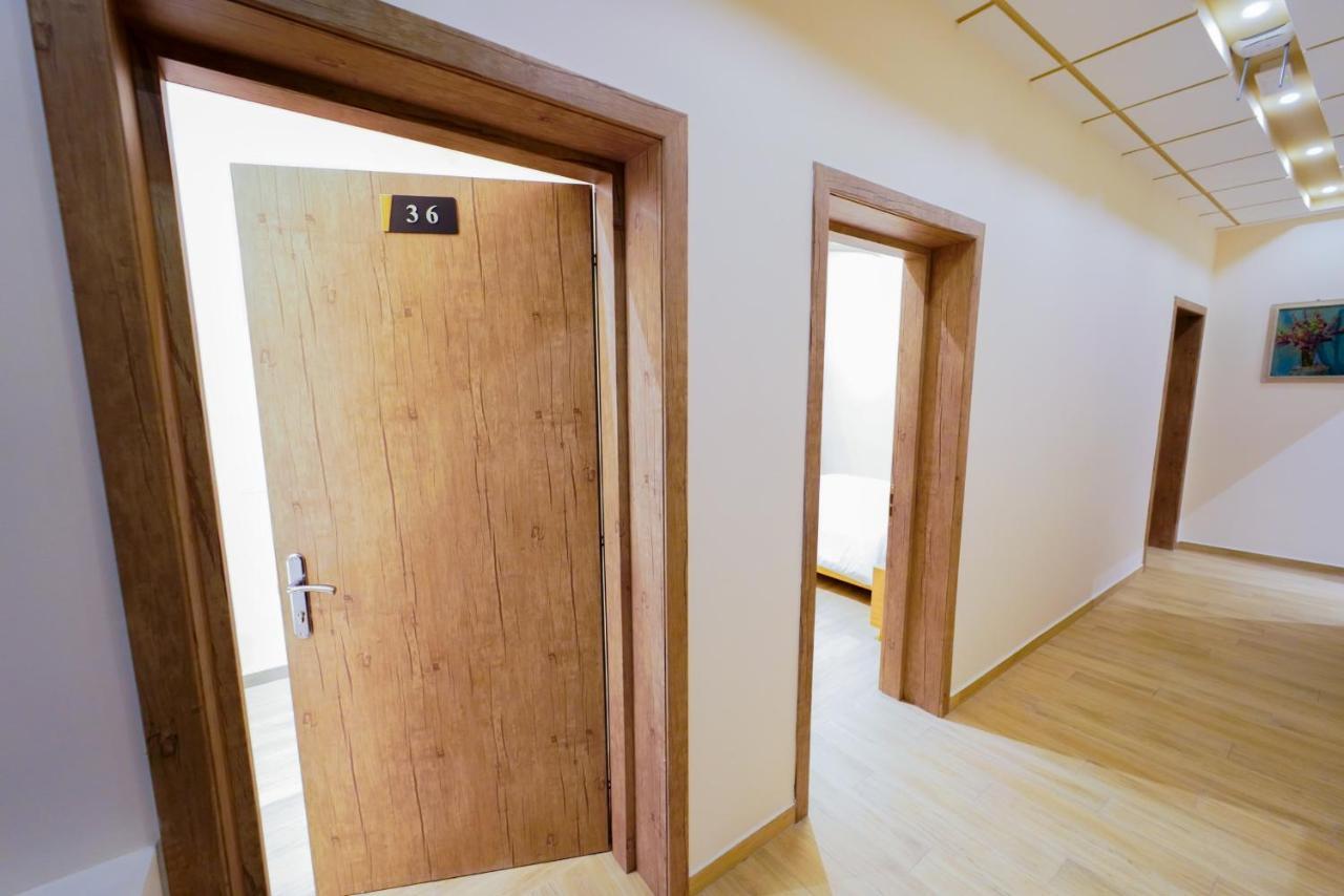 Sr99 Hotel Tiranë Ngoại thất bức ảnh