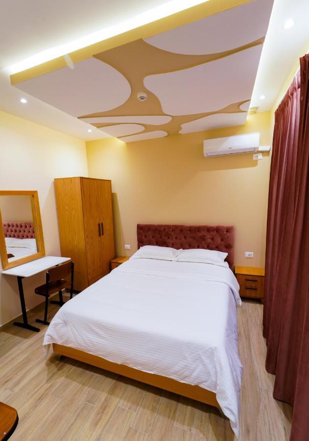 Sr99 Hotel Tiranë Ngoại thất bức ảnh