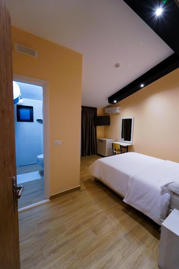 Sr99 Hotel Tiranë Ngoại thất bức ảnh