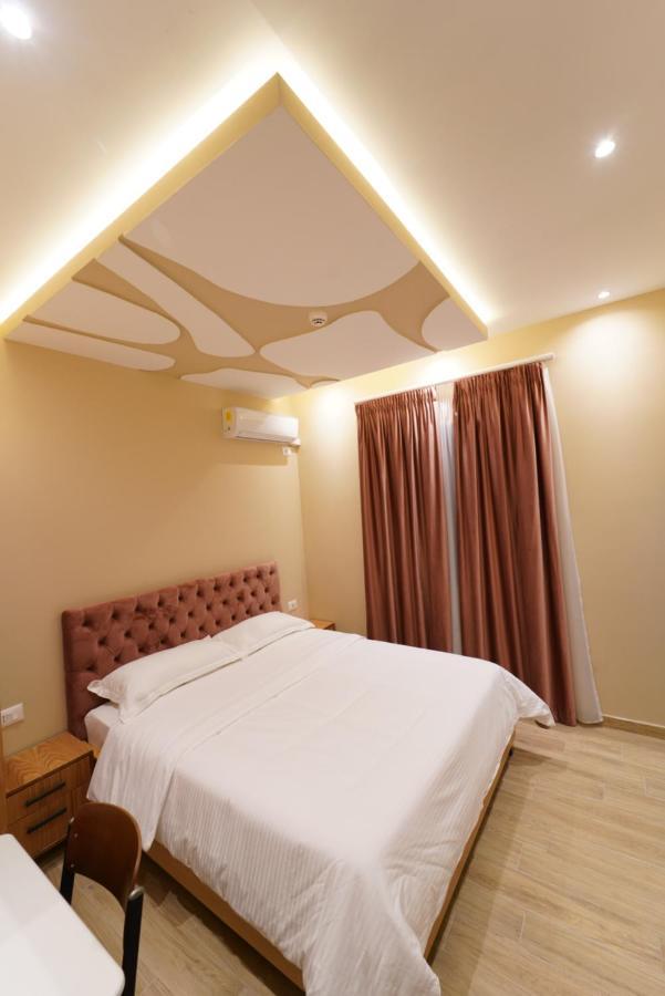Sr99 Hotel Tiranë Ngoại thất bức ảnh